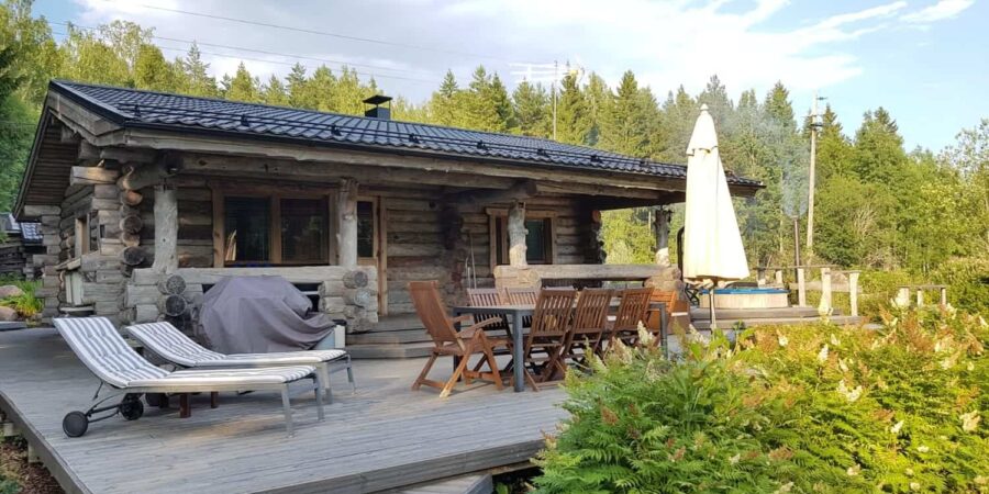 Kivikoski_vuokramokki_Pyhtaa Pyhtäällä, noin tunnin ajomatkan päässä Helsingistö sijaitsee Kivikosken vuokramökki