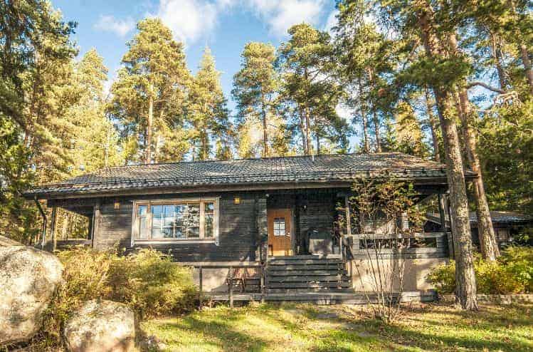 Kokousmökki villa Skitunäs Pyhtäällä Kmenlaaksossa. majoitus 12:lle