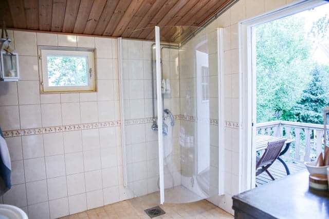 Seurakuja 6 Kotka, ison yksiön pesuhuone