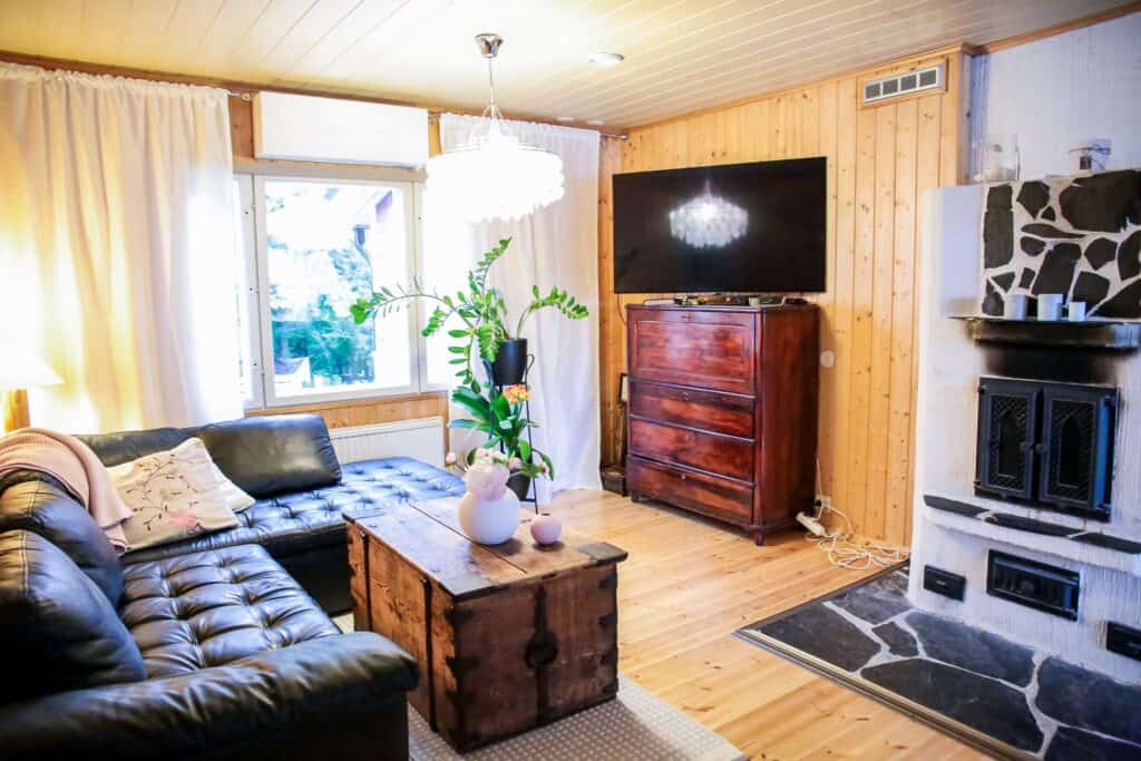 Seurakuja 6 Kotka, ison yksiön olohuone