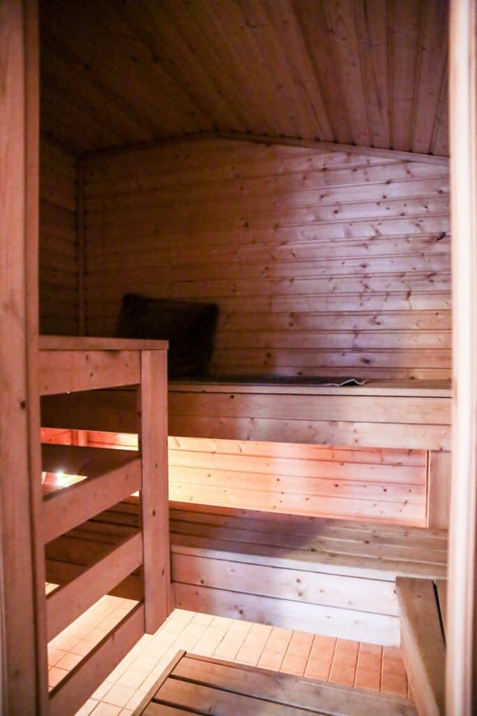 Seurakuja 6 Kotka, ison yksiön sähkölämmitteinen sauna
