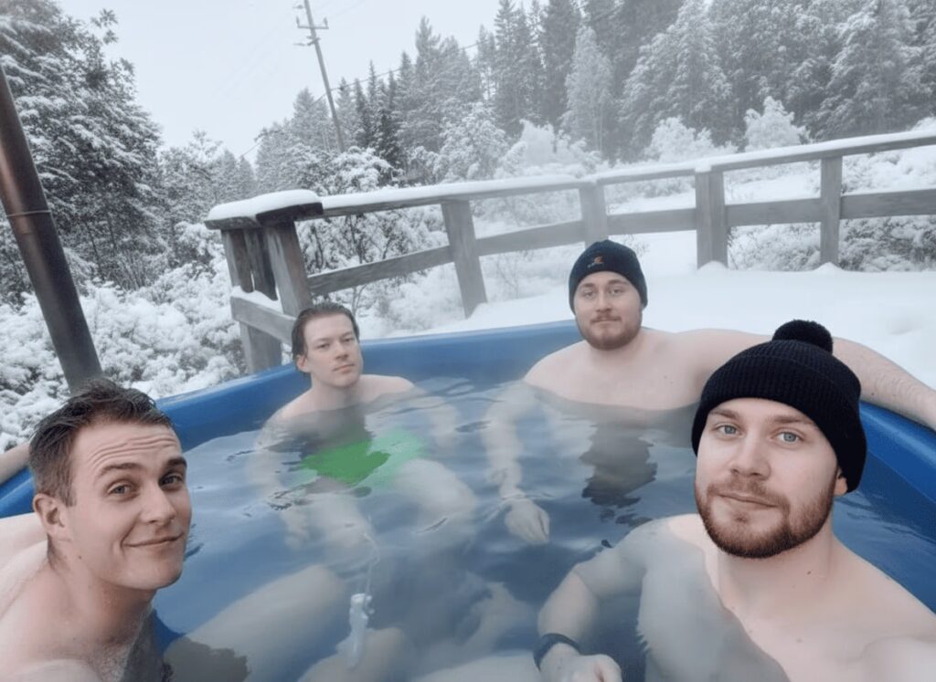 Kivikosken vuokramökillä on palju, joka soveltuu ympärivuotiseen käyttöön.